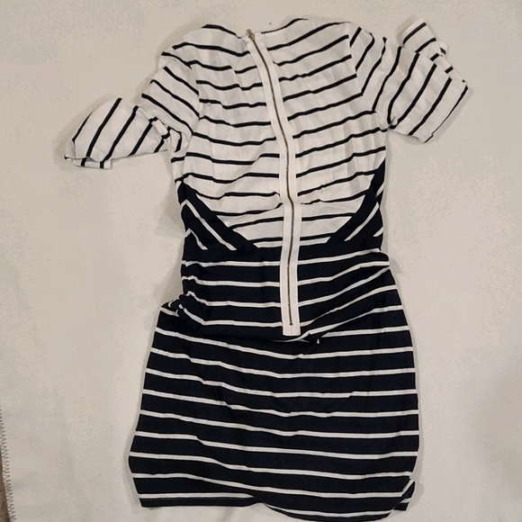 Women's dress size medium - Picture 3 of 5